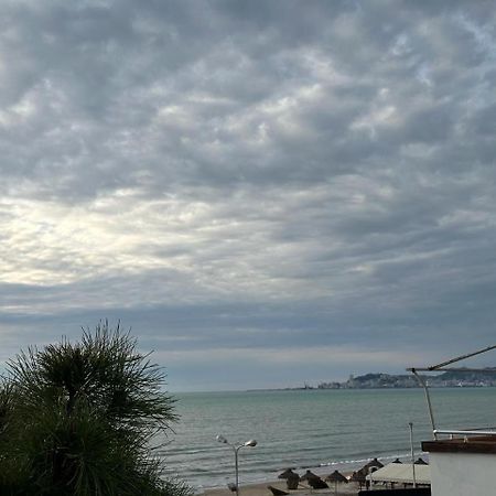 דורס Sunset Sea View - Beachfront Balcony - Ac - Wifi מראה חיצוני תמונה