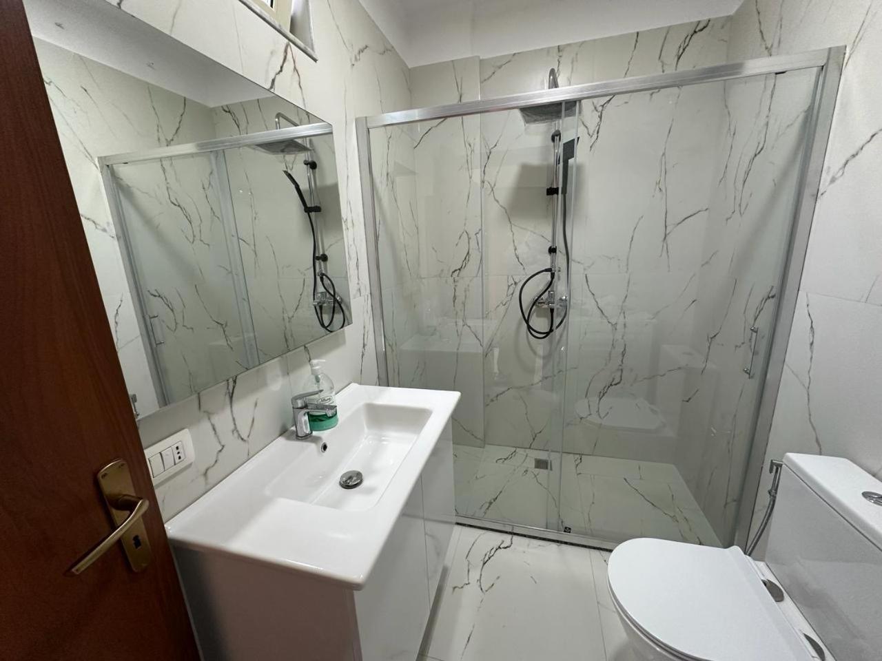 דורס Sunset Sea View - Beachfront Balcony - Ac - Wifi מראה חיצוני תמונה